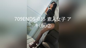   才18岁 美到爆炸的超级青春婴儿肥学生妹 还是处女，在简陋的闺房里