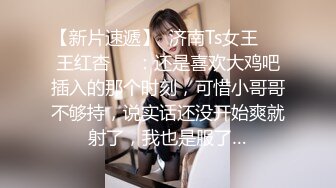 小哥撅着屁股享受少妇的毒龙服务真享受，口交大鸡巴让小哥直插嗓子眼到干呕，各种体位爆草抽插浪荡呻吟不止