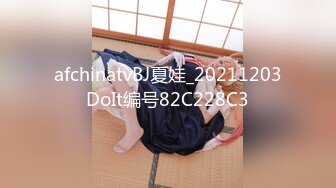 【新片速遞】 ❤️--西安大表姐--❤️：不穿胸罩，餐厅疯狂露出，男厕尿尿，被网友揉胸，刺激极了！[1.53G/MP4/44:44]