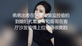 【新片速遞】 酒吧女厕全景偷拍身材苗条的美女❤️估计憋了很久突然得到释放感觉好爽