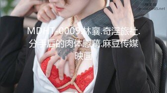   童颜巨乳小女友跟小哥激情啪啪，全程露脸玩滴蜡小游戏，交大鸡巴让小哥舔逼