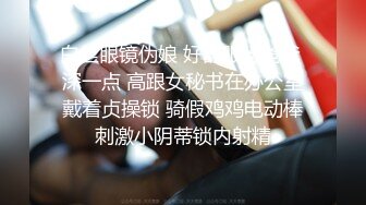 边抽烟边在阳台边后入操极品美臀学生妹 无套抽插淫语调教 必须内射才能满足她