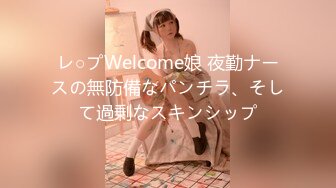 两小百合自己进公厕开玩