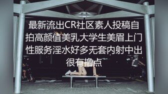 绝对熟女道具自慰插嘴，再插穴，特写紧致小穴，十分粉嫩