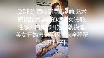 趁爸妈还没下班，在沙发上无套强奸哥哥！肏死这条小公狗！